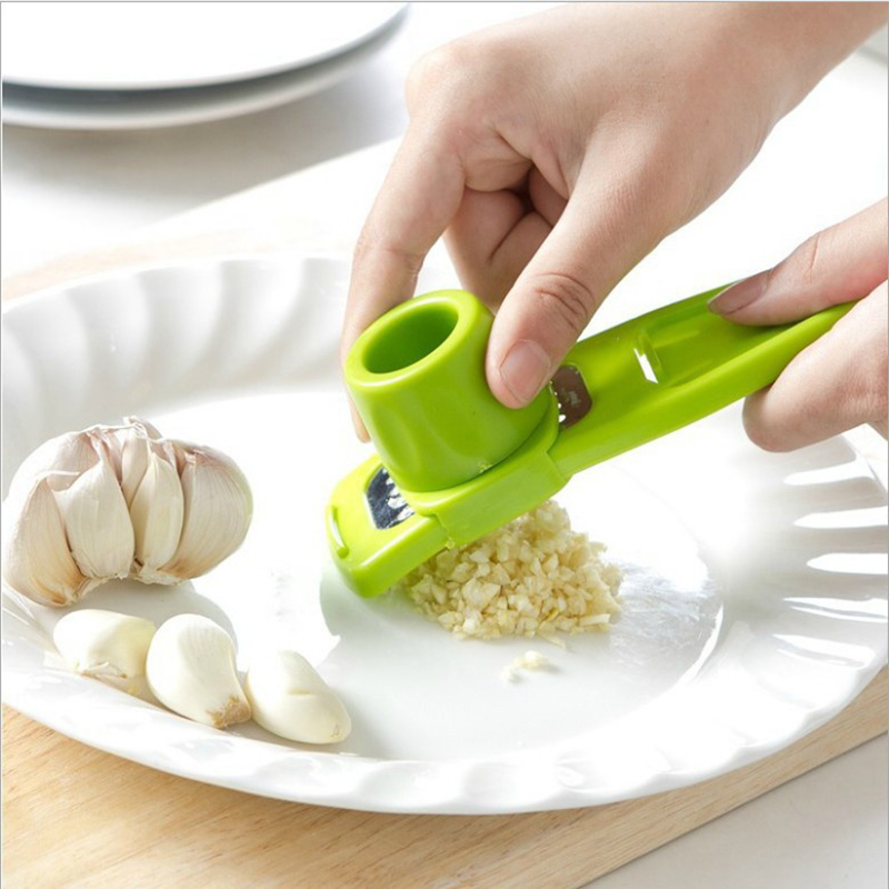 Kitchen Gadgets Cool - 1 パックミニガーリックグラインダークリエイティブガーリックプレスキッチンガーリックマッシュ手動ガーリックマッシュグリーンキッチンガジェット
