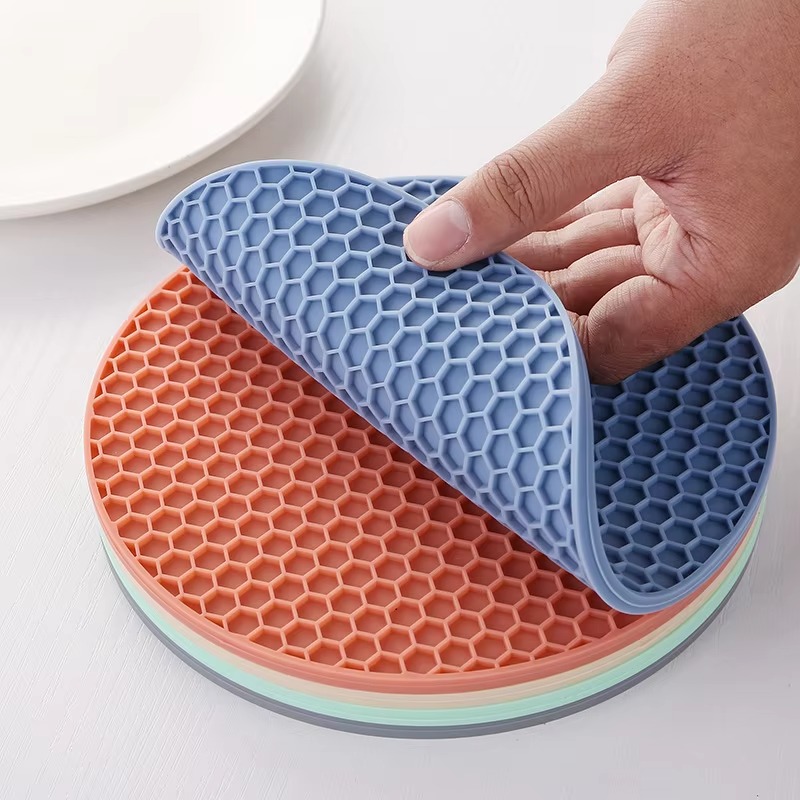 Kitchen Gadgets In Japan - シリコンマットコースター食品グレード素材プレースマット滑り止めテーブルマットキッチンアクセサリーガジェットラウンドカップマット