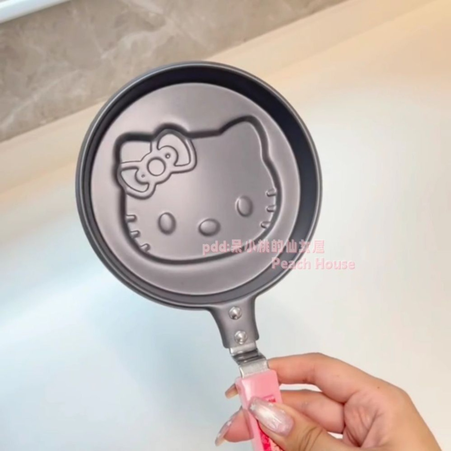 かわいいサンリオハローキティミニノンスティック漫画パンケーキ - Kitchen Gadgets In Japan のレビューと価格